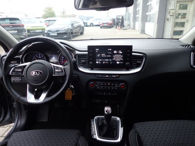 Fahrzeugabbildung Kia Ceed_sw 1.0 Edition 7 AHK R-Cam LHZ&SHZ Apple Ca