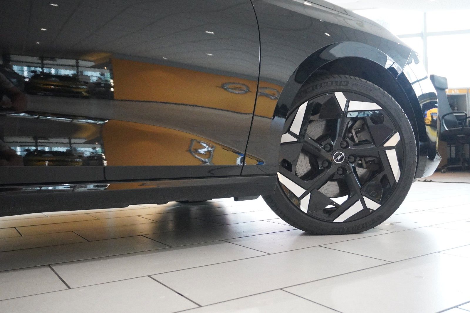Fahrzeugabbildung Opel Astra L Lim. 1.6T PHEV GSe NAVI/LED/360°/SPORT