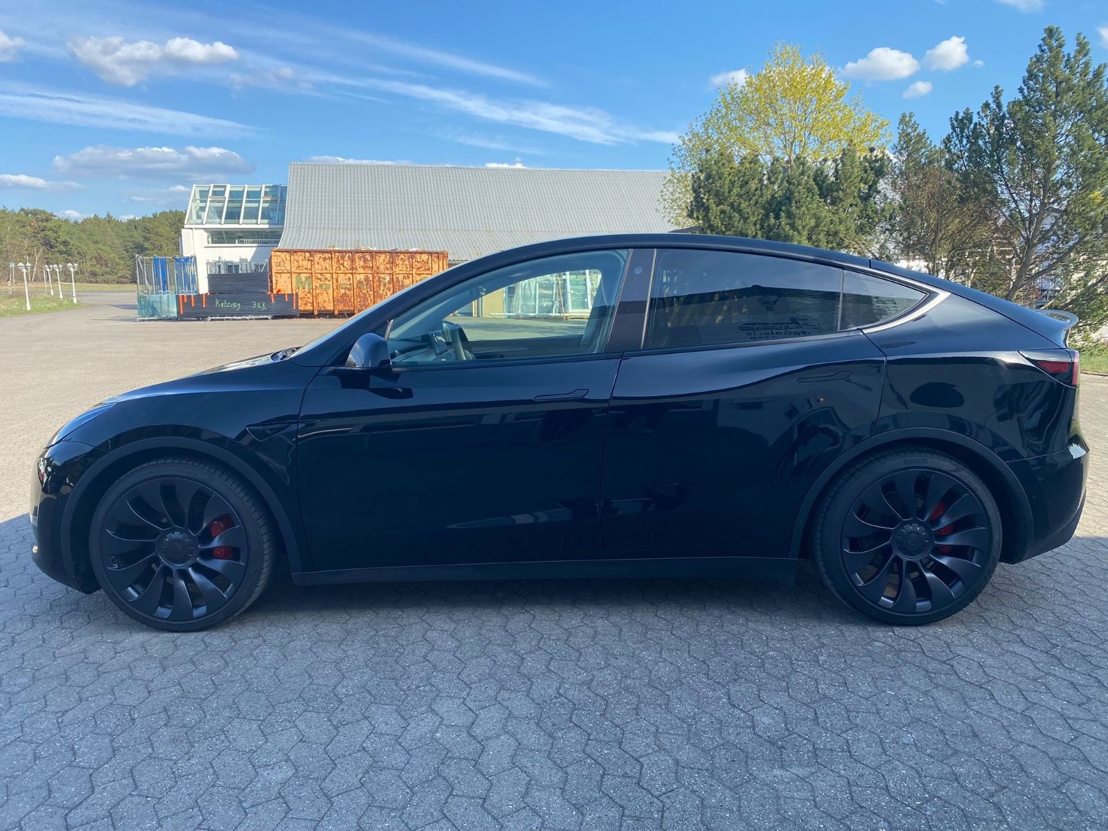 Tesla Model Y Performance Dual Motor AWD foto 4