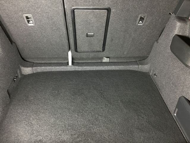 Fahrzeugabbildung Skoda Karoq Sportline 2.0 TDI 4x4 DSG/AHK/RFK/ACC/DCC