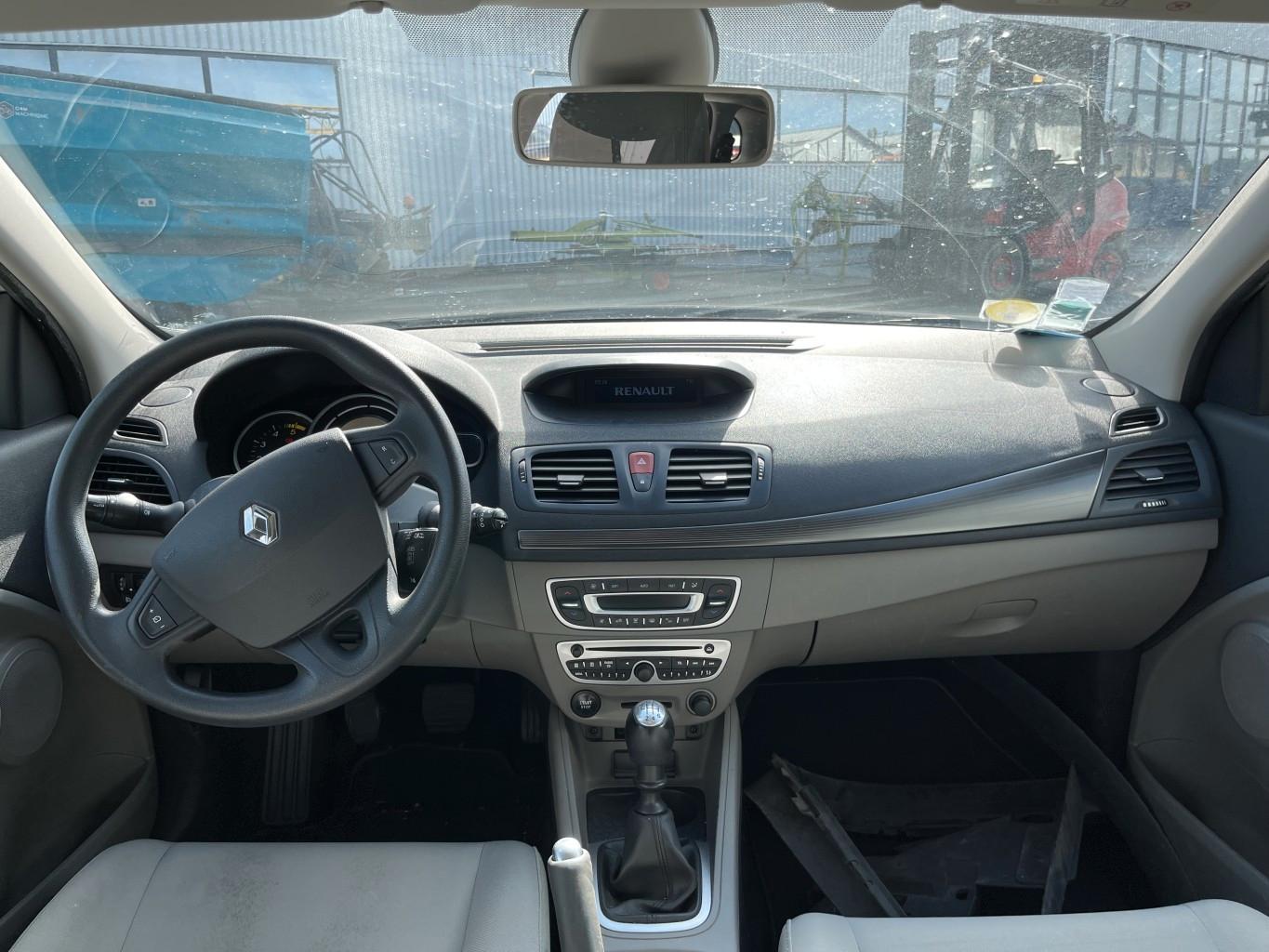 Renault Megane 2010 — photo 8