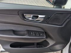 VOLVO XC60 2.0 Diesel  R Design~1steHand~gepflegt