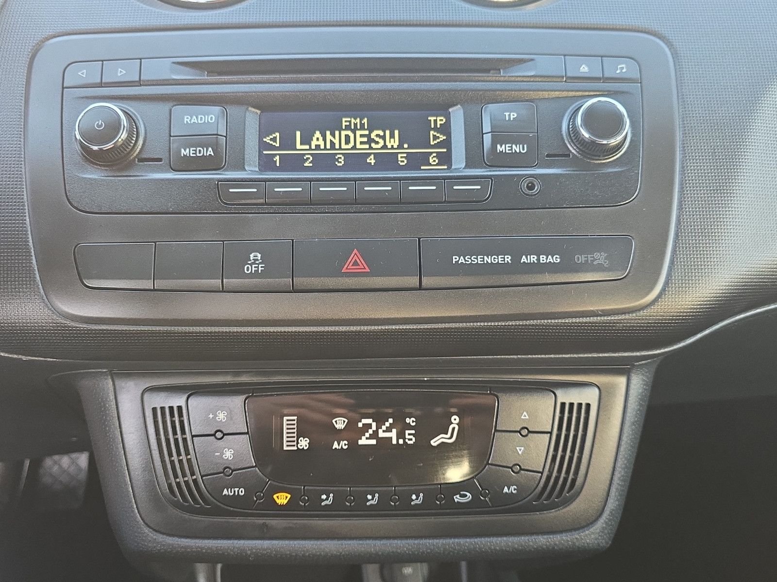 Fahrzeugabbildung SEAT Ibiza SC FR AUTOMATIK NAVI SHZ KLIMA