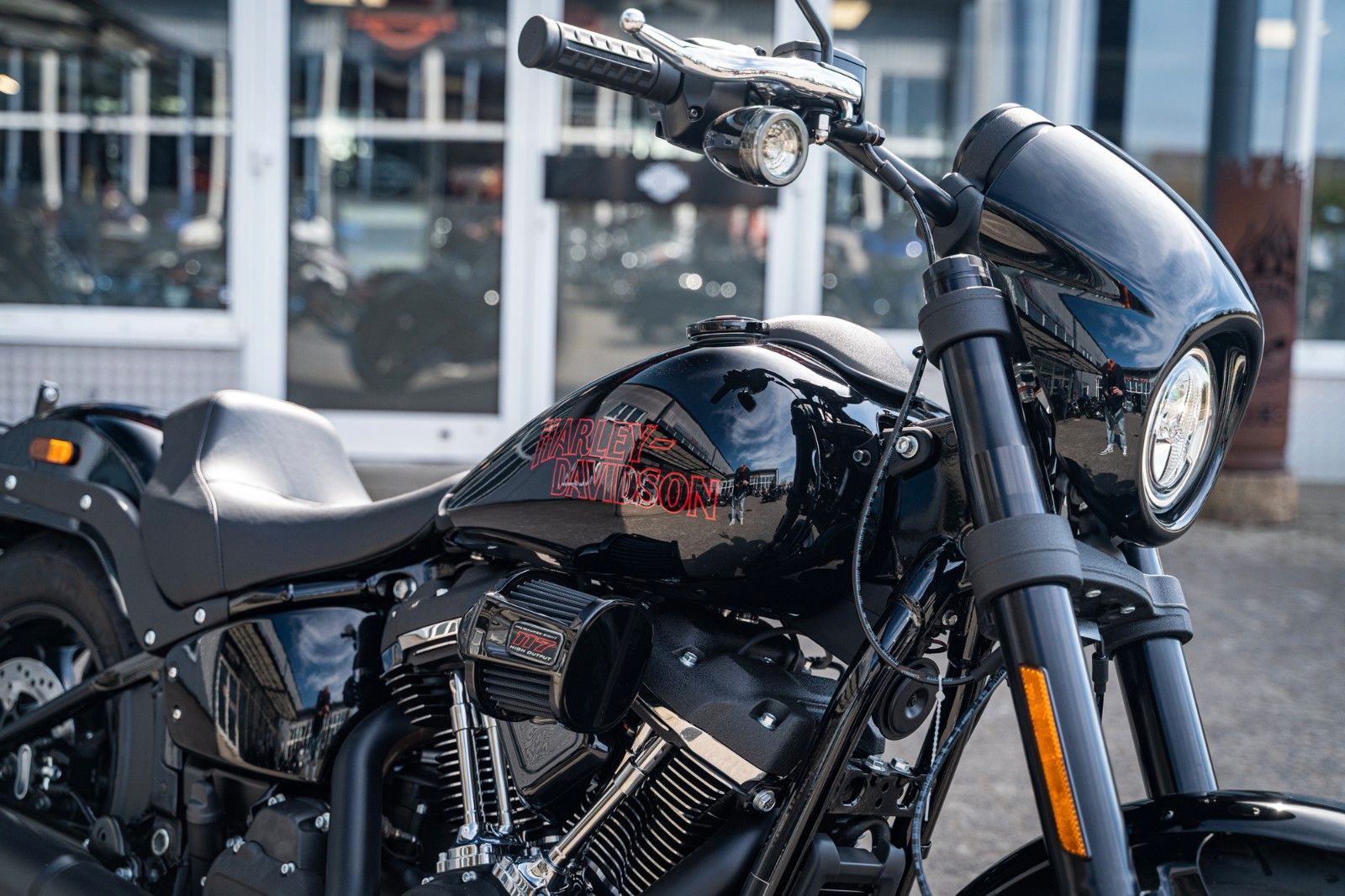 Fahrzeugabbildung Harley-Davidson FXLRST LOW RIDER S 117 MY25 Kurzfr. Verfügbar