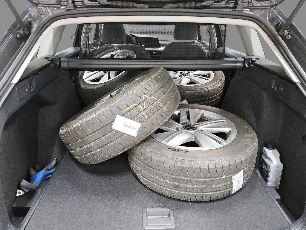 Volkswagen Golf VIII 2.0 TDI Life*LED*NAVI*VC*AAC*APP*PDC*, миниатюра 7