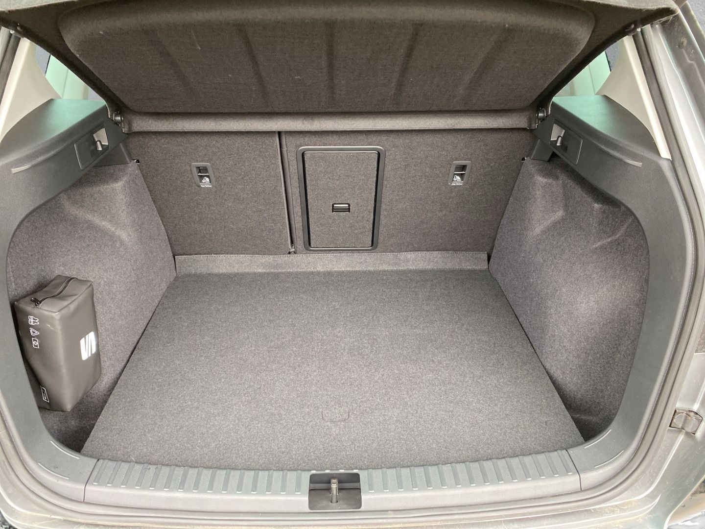 Fahrzeugabbildung SEAT Ateca FR 4Drive 2.0 TDI*NAVI*PANO*AHK*SHZ*DCC*