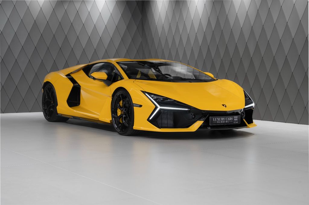 Image of Lamborghini Revuelto