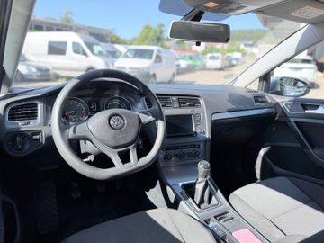 Volkswagen Golf - 10