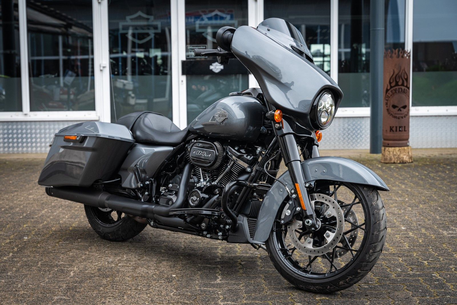 Fahrzeugabbildung Harley-Davidson Street Glide Special FLHXS -KESSTECH -