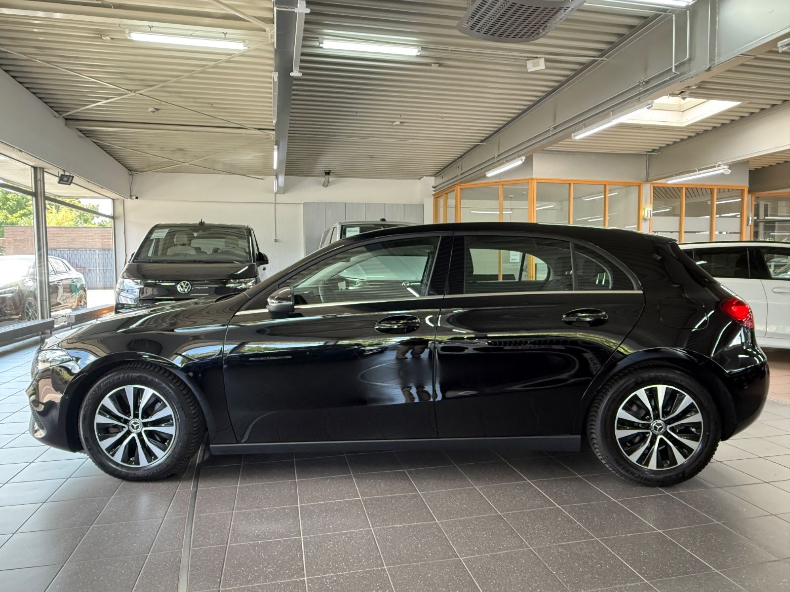 Mercedes-Benz A 180 d Lim. High LED Navi Direktlenkung Agility foto 6