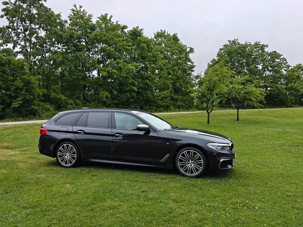 BMW M550
