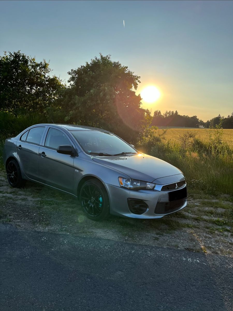 MITSUBISHI Lancer