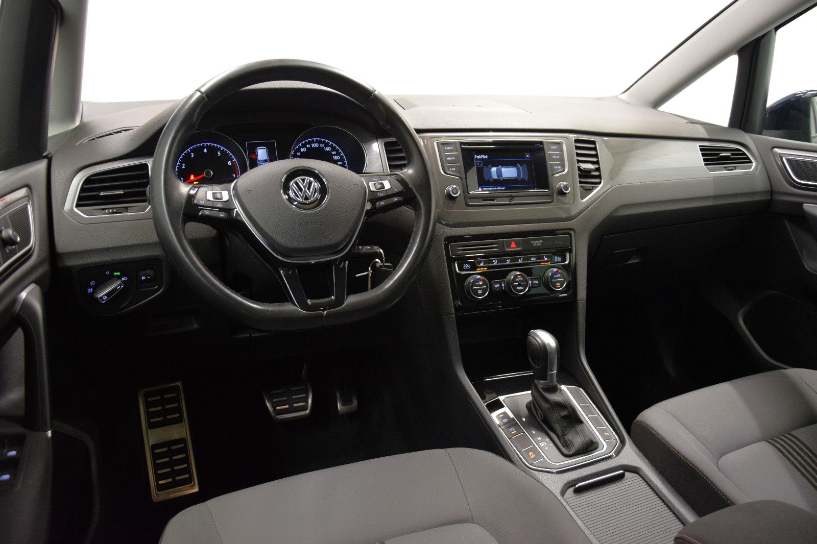 Fahrzeugabbildung Volkswagen Golf Sportsvan VII Allstar BMT DSG PDC Shz Klima