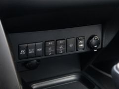 TOYOTA RAV 4 2.5 4x2 Hybrid Team Deutschland *WKR*