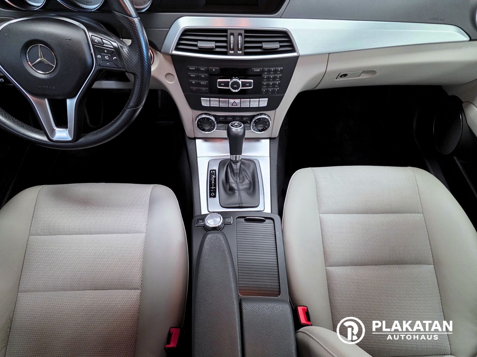 Fahrzeugabbildung Mercedes-Benz C 200 CGI Avantgarde Bi-Xenon AdaptLicht
