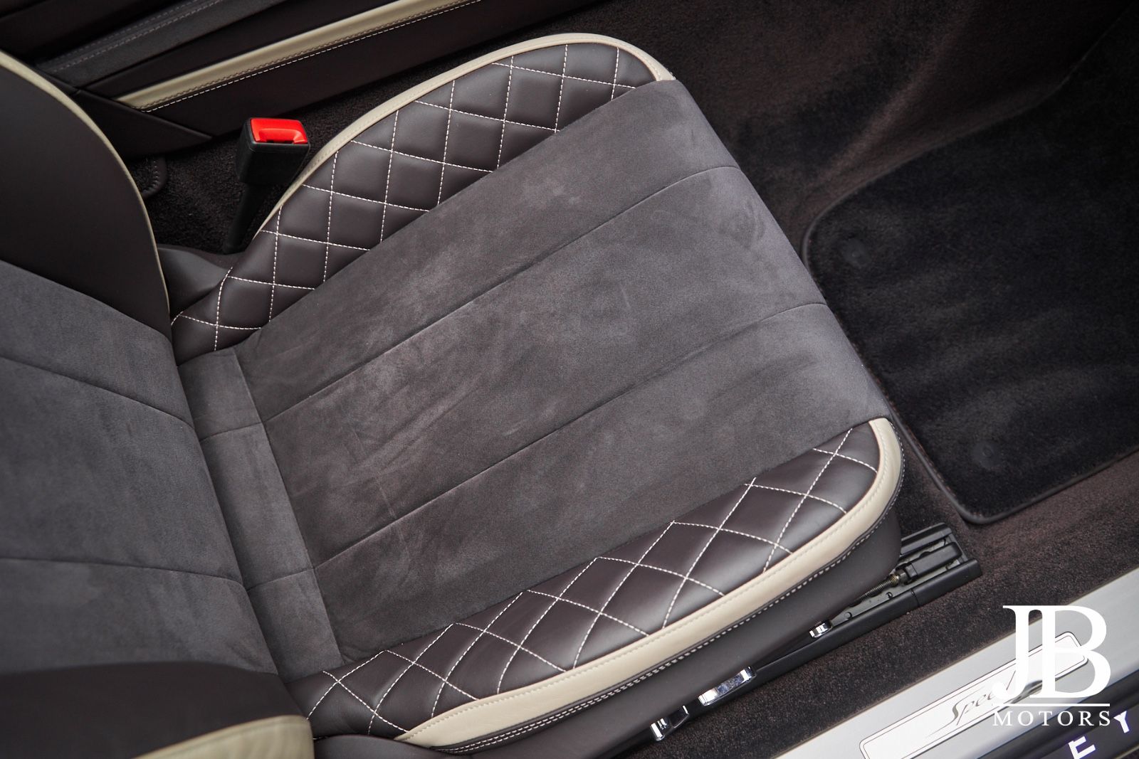 Fahrzeugabbildung Bentley Continental GT Speed Naim Ceramic Rotating Disp.