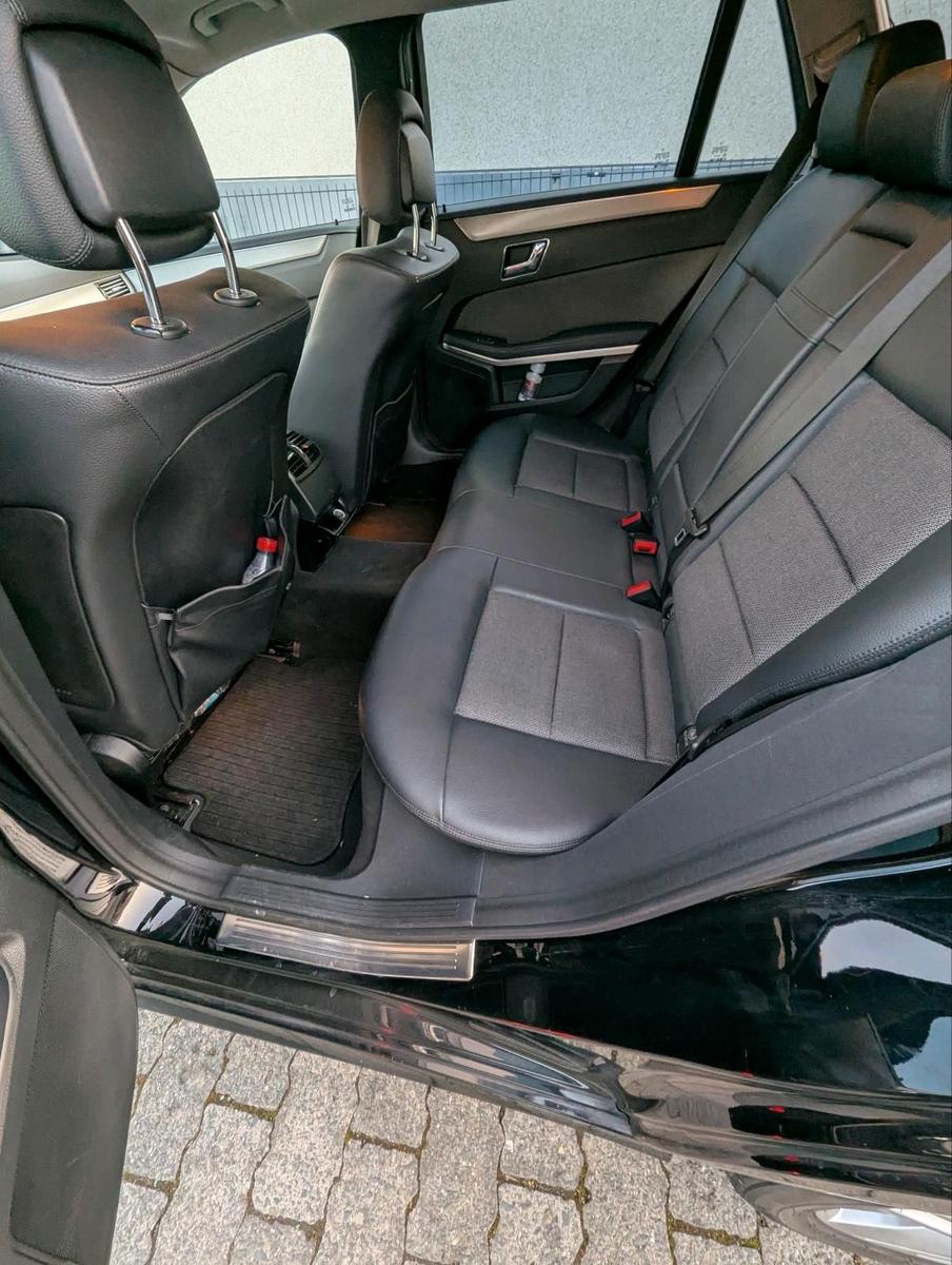 Mercedes-Benz E220 2010 — photo 12