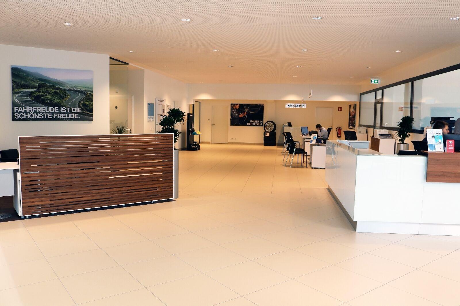 showroom-image-main