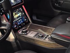 Fahrzeugabbildung Land Rover Range Rover 3,0 TDV6 (360/SI-BELÜF/DAB/MERIDIAN