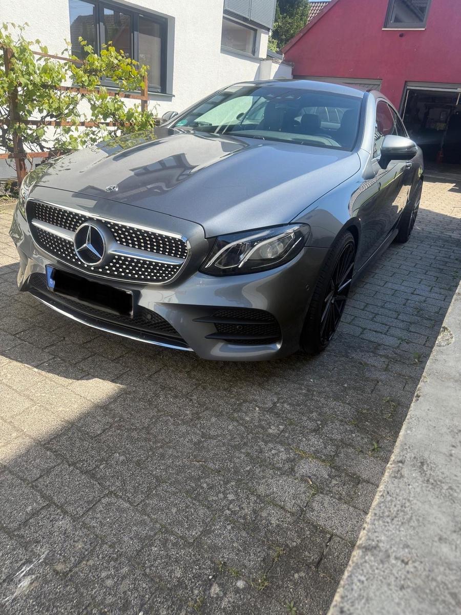 Mercedes-Benz E 200  Coupé AMG-Line LED Widescreen 
