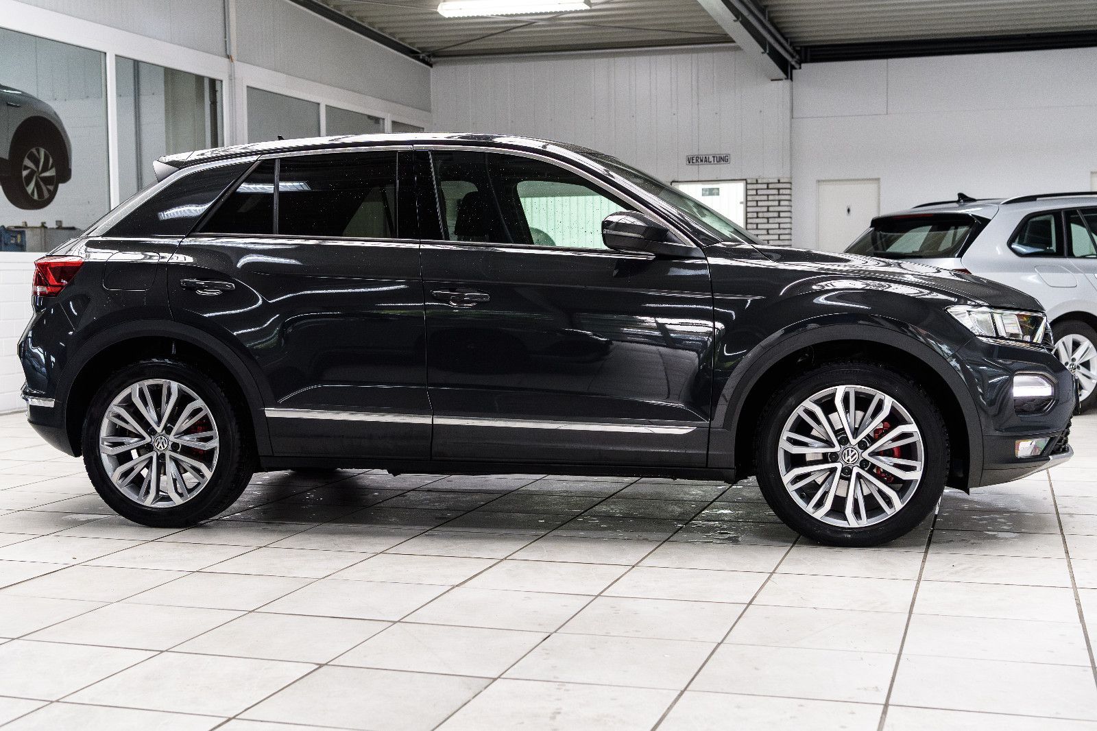 Fahrzeugabbildung Volkswagen T-Roc Sport 2.0 DSG 4Motion AHK SHZ ACC