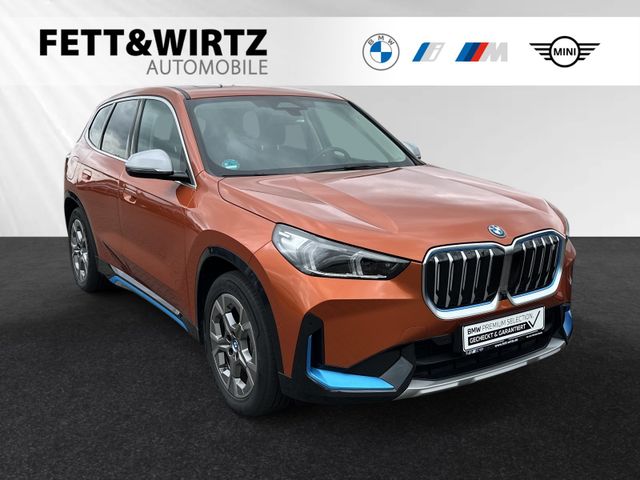 BMW iX1 xDrive30 xLine AHK|Pano|Head-Up|DA+|Pa+