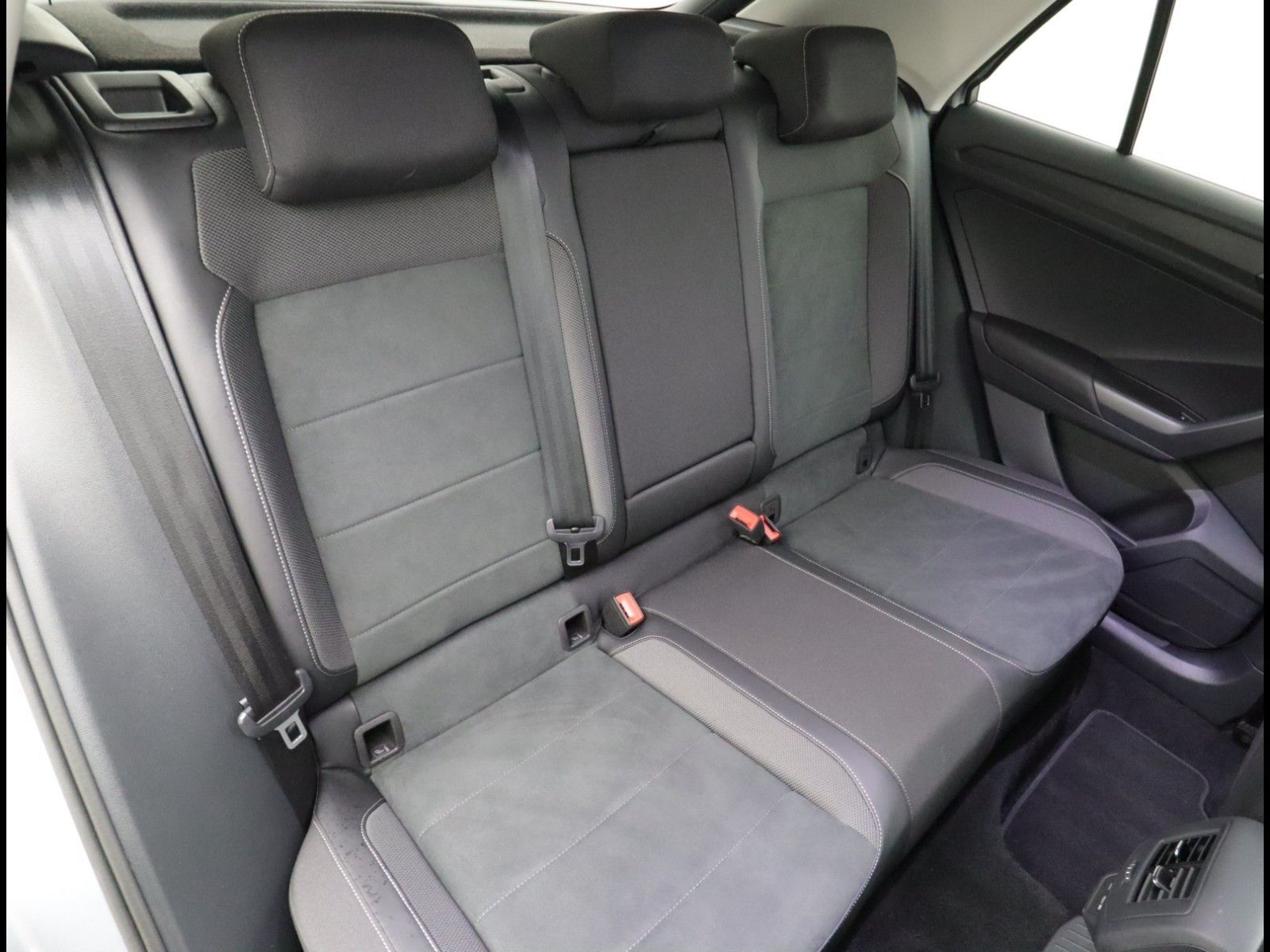 Volkswagen T-Roc - Bild 8