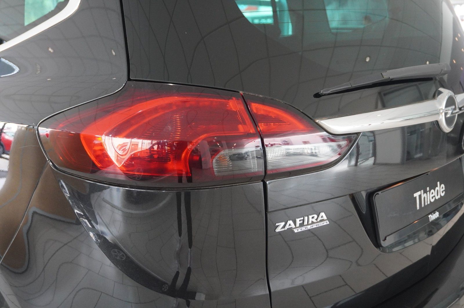Fahrzeugabbildung Opel Zafira Tourer 1.4T INNOV. 7-SITZER NAVI/KAMERA