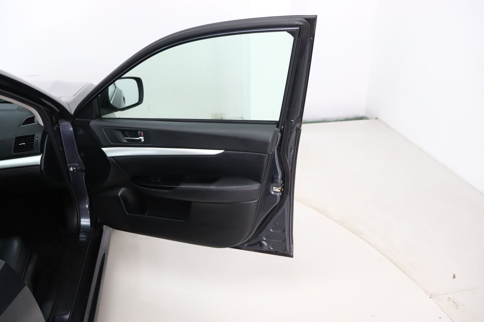 Fahrzeugabbildung Subaru Legacy Kombi 2.0D Outback Comfort Navigation