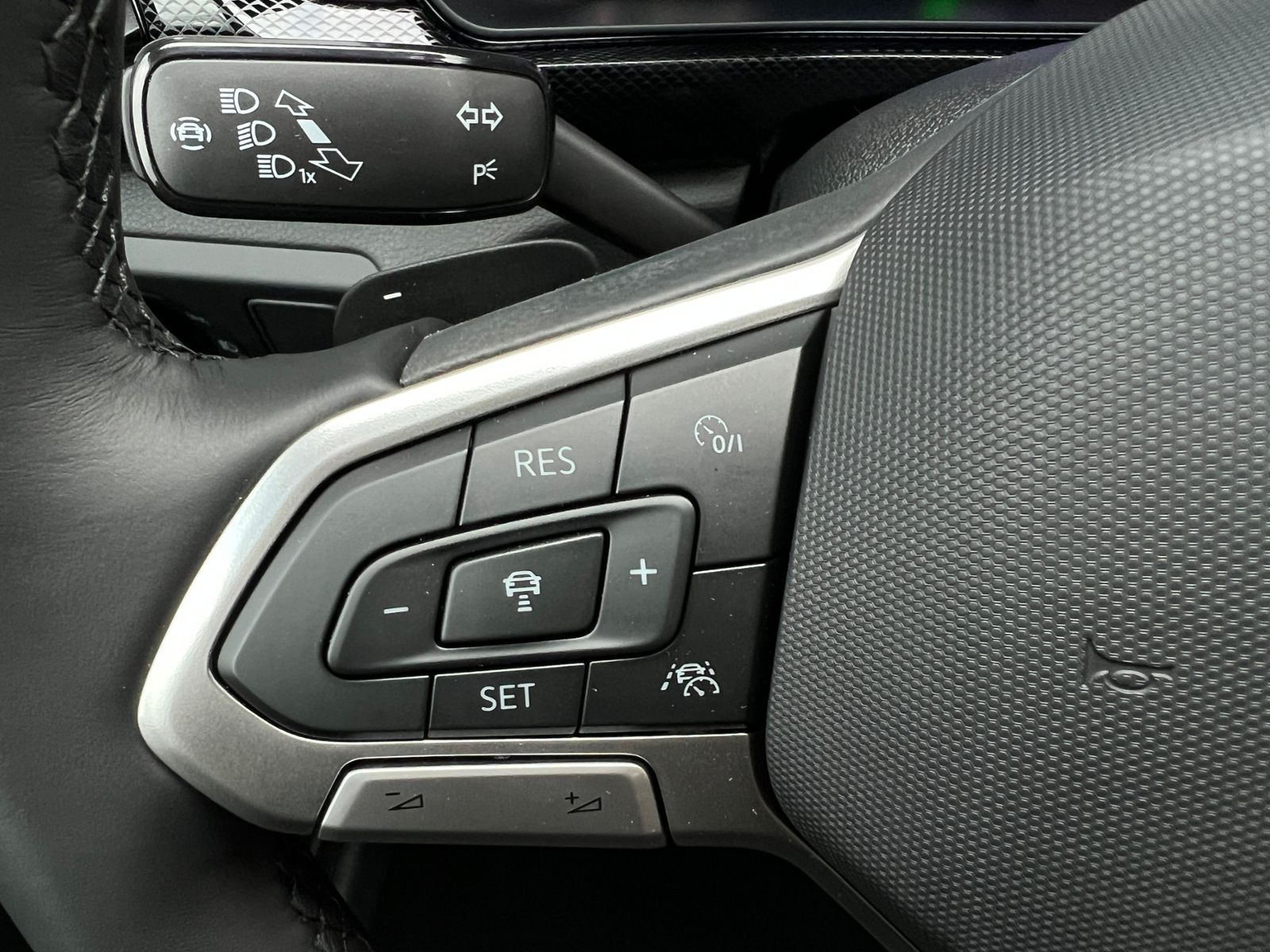 Fahrzeugabbildung Volkswagen T-Cross Life 1.0 TSI DSG *IQ.Light, ACC, App-Con