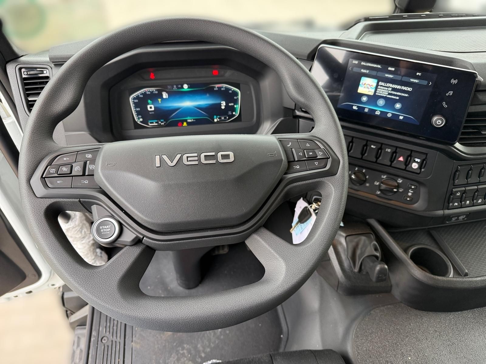 Fahrzeugabbildung Iveco X-Way AD 360X50Z HR OFF Meiller Dreiseitenkipper