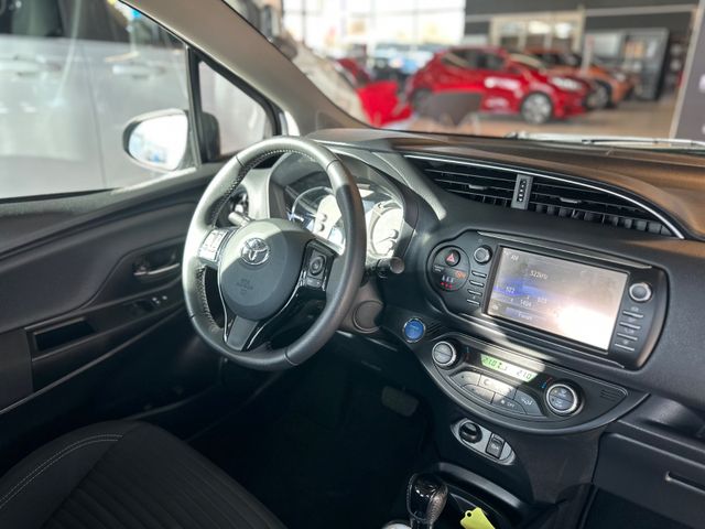 Toyota Yaris Hybrid Team D