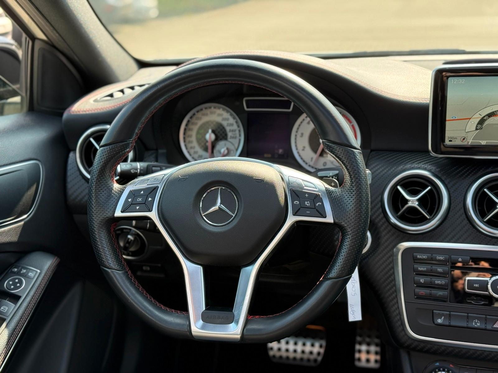 Mercedes-Benz A 250 4Matic AMG Line* Panorama* Bi-Xenon*