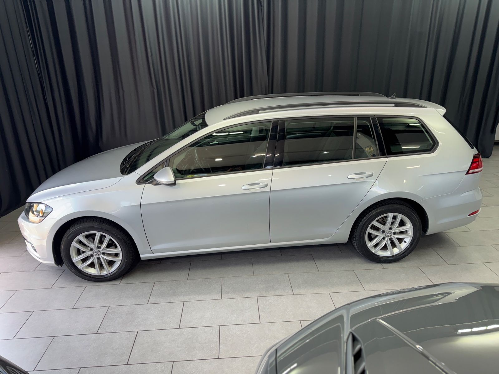 Fahrzeugabbildung Volkswagen Golf VII Variant Comfortline|NAVI|ACC|MASSAGE|