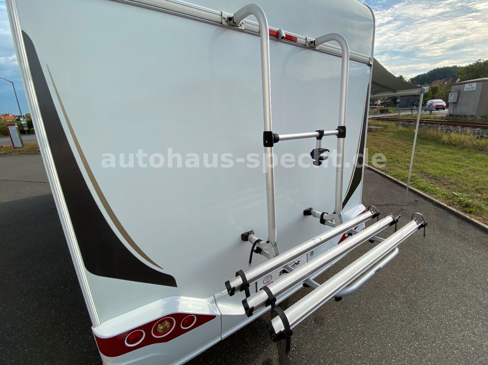 Fahrzeugabbildung Carado T334 / 3,5t / 1. Hand / kein Mietwagen