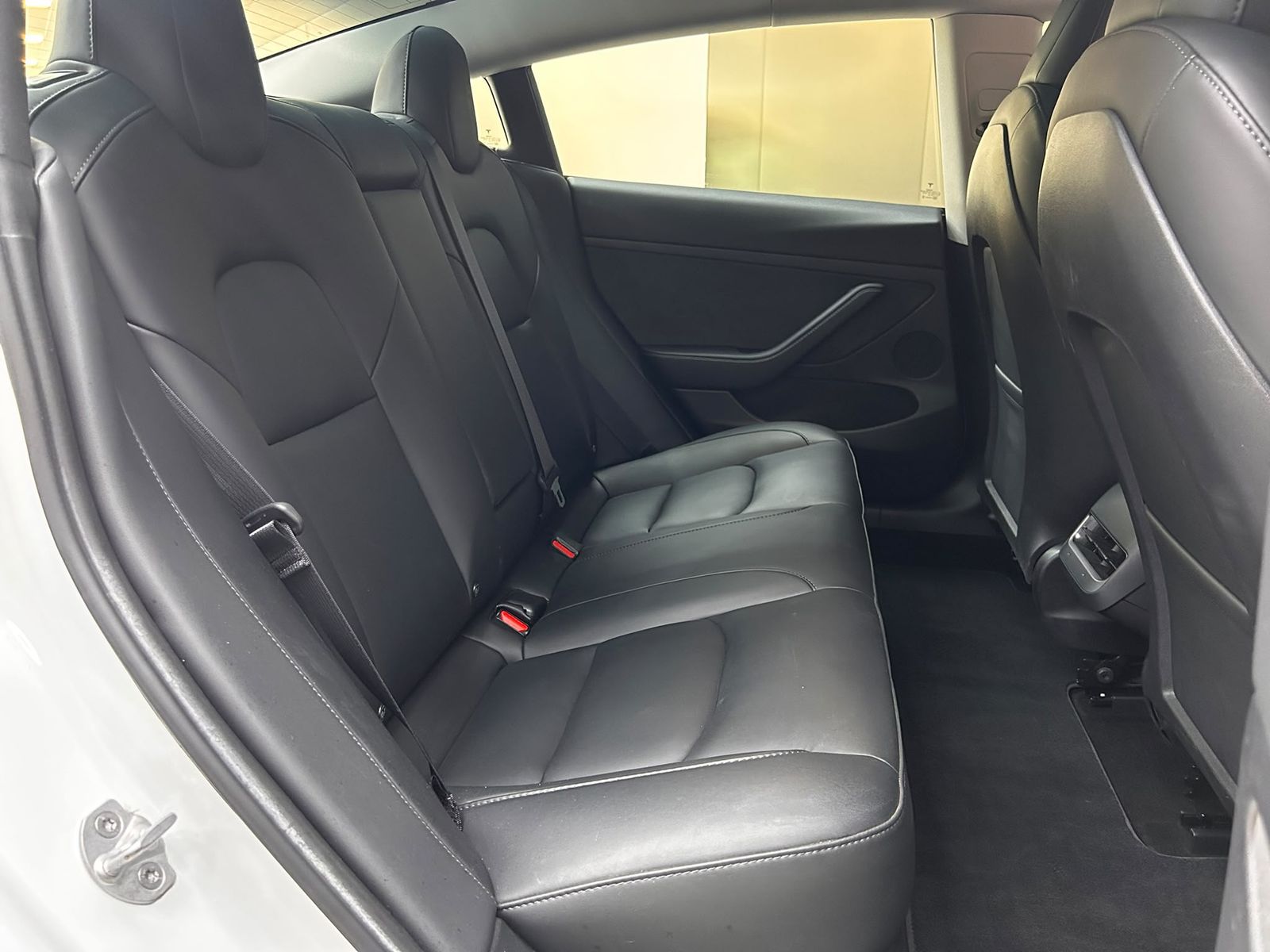 Fahrzeugabbildung Tesla Model 3 Long Range Dual AWD PANO+LED+NAVI+KAM+WP