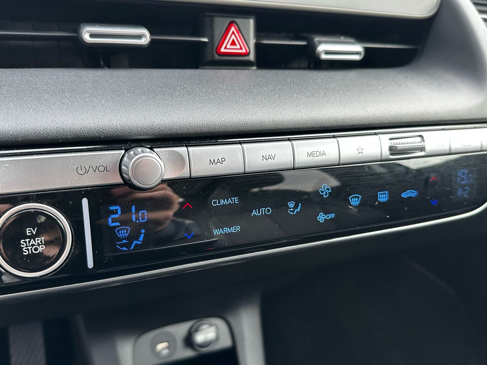 Fahrzeugabbildung Hyundai Ioniq 5 Techniq 4WD NAVI+LED+SHZ+KAMERA+ACC+WP+
