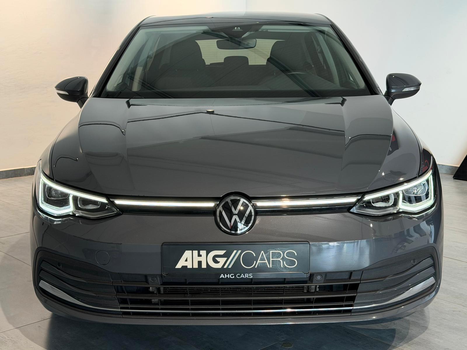 Volkswagen Golf 8 Style 2.0 TDI DSG*NAVI*LED*R-KAMARA*1HAND