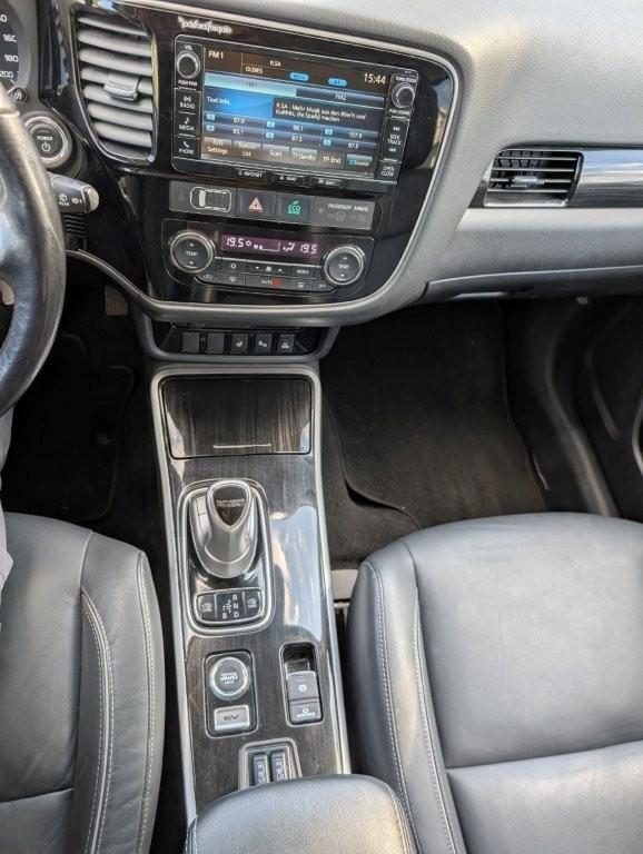 Mitsubishi Outlander PHEV Top 4WD