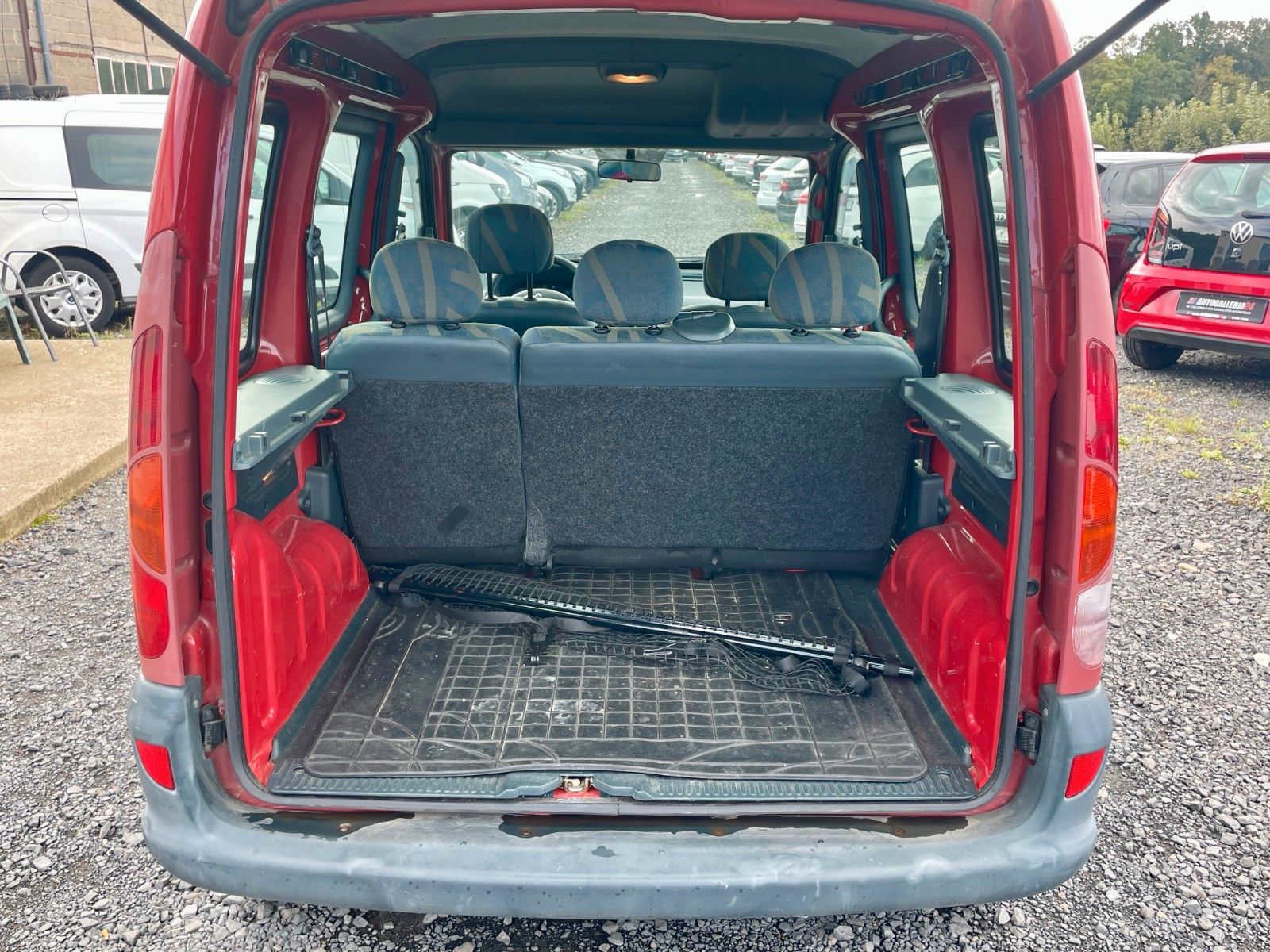 Fahrzeugabbildung Renault Kangoo 1.4 Basis Automatik Klima TÜV 12/2025