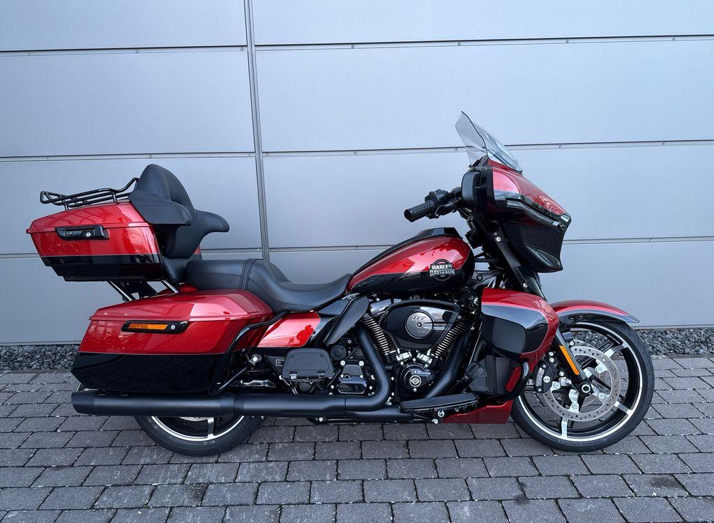 Harley-Davidson Street Glide Ultra FLHXU ..Top 1 Hand