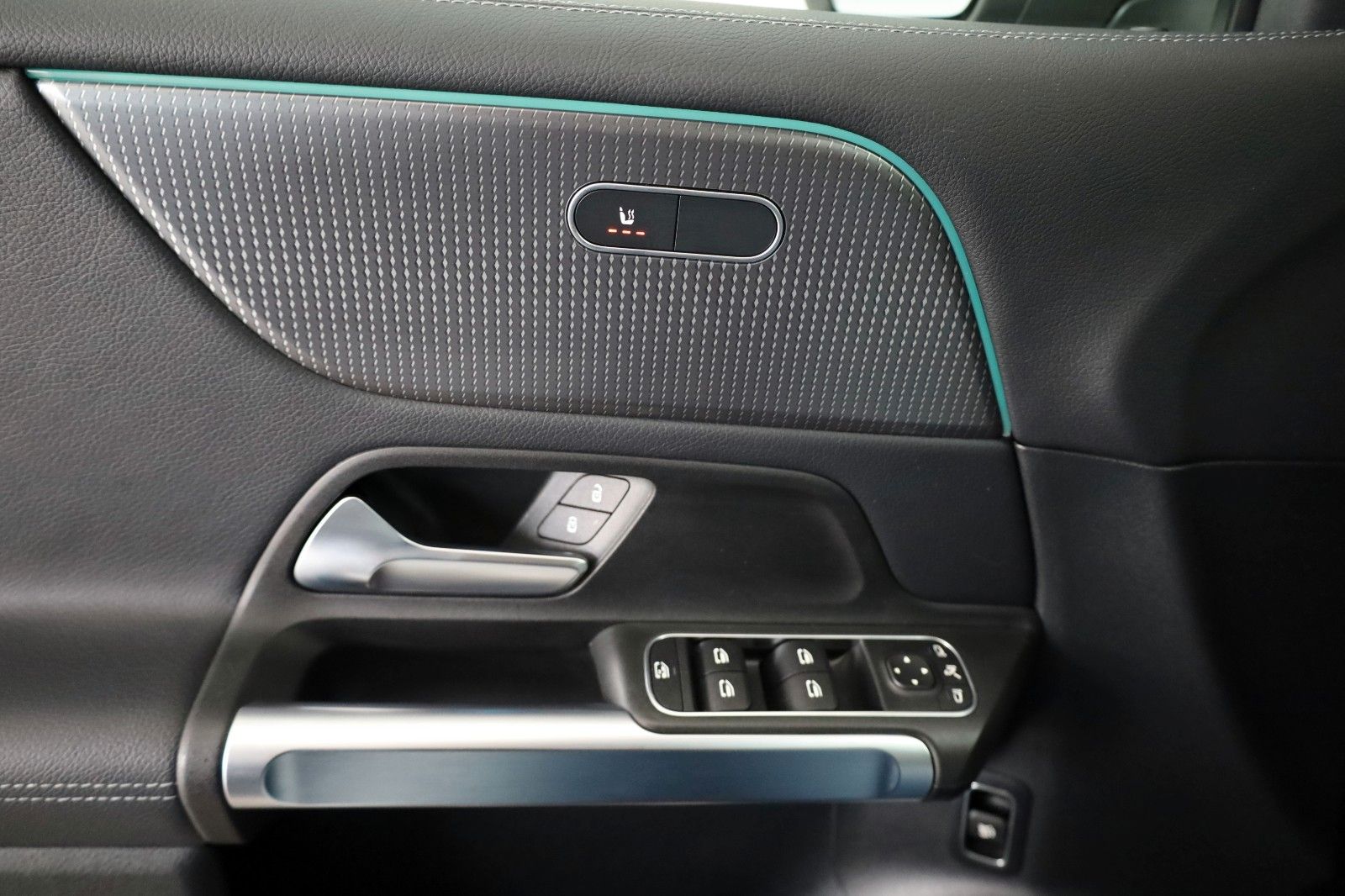 Fahrzeugabbildung Mercedes-Benz GLB 200 Progressive,Leder,Navi,LED,SH,Kamera,DAB