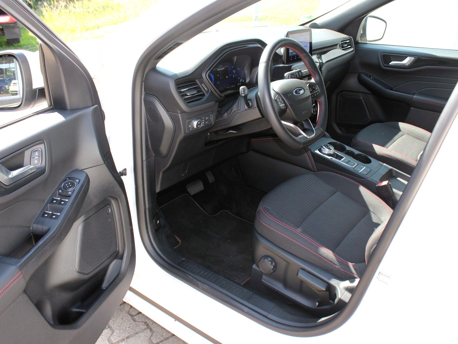 Fahrzeugabbildung Ford Kuga Plug-In Hybrid ST-Line 2,5 Duratec