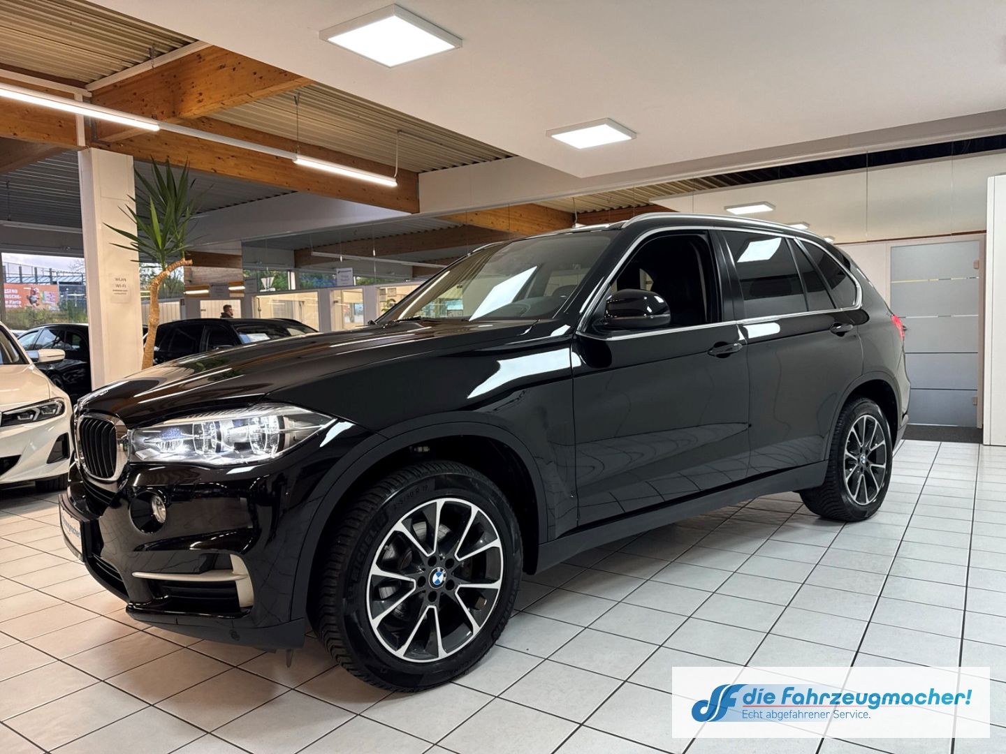 Fahrzeugabbildung BMW X5 xDrive 30 d HUD AHK-klappbar Navi Leder Memor