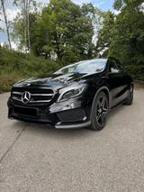 Mercedes-Benz GLA 250 4MATIC AMG NIGHT *STANDHEIZ*PANO*TÜVNEU* - Mercedes-Benz GLA 250: 4matic