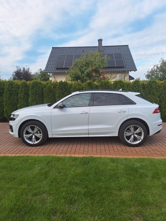 Image of Audi Q8