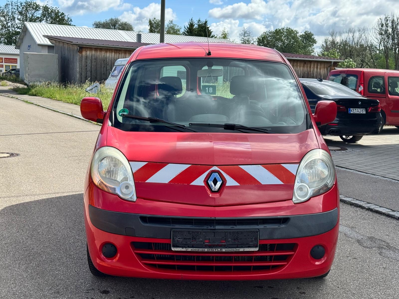 Renault Kangoo 2011 — rear view