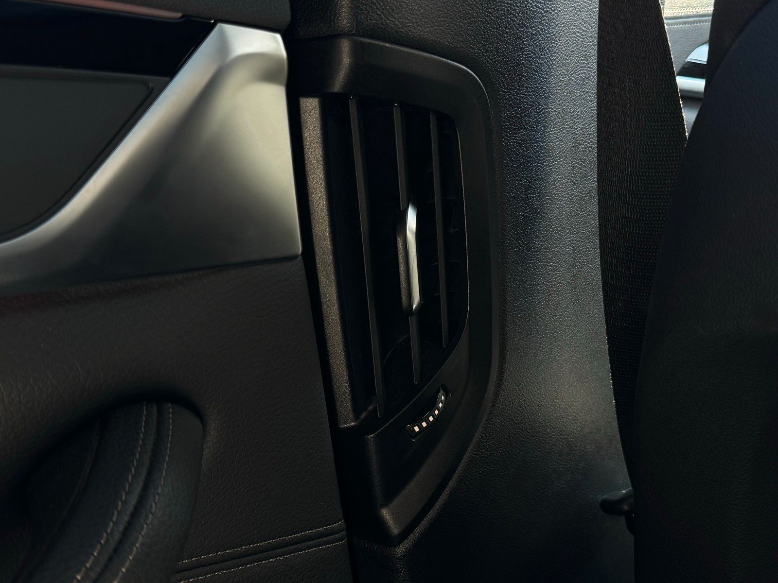 Fahrzeugabbildung BMW 520i Touring Luxury Line Pano Leder HiFi CAM AHK