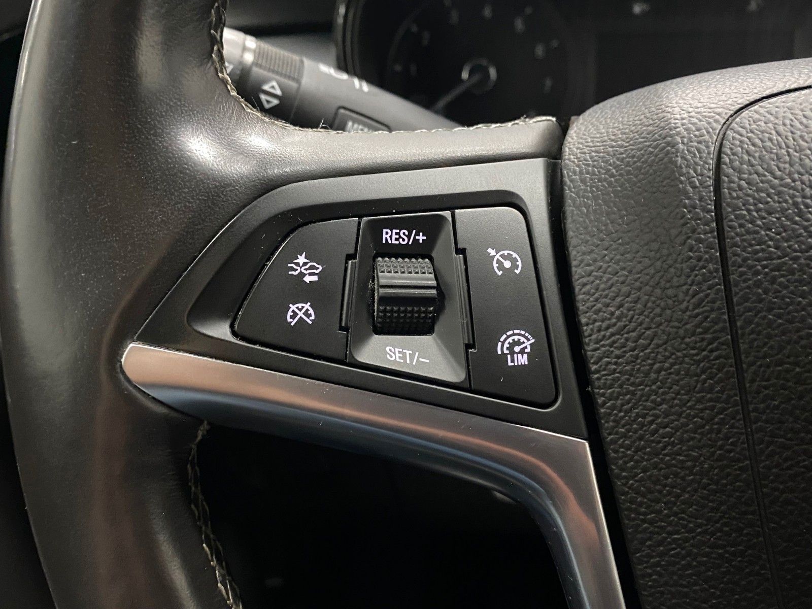 Fahrzeugabbildung Opel Mokka X 1.4 ECOTEC Turbo 120 Jahre+NAVI+LED+AHK+