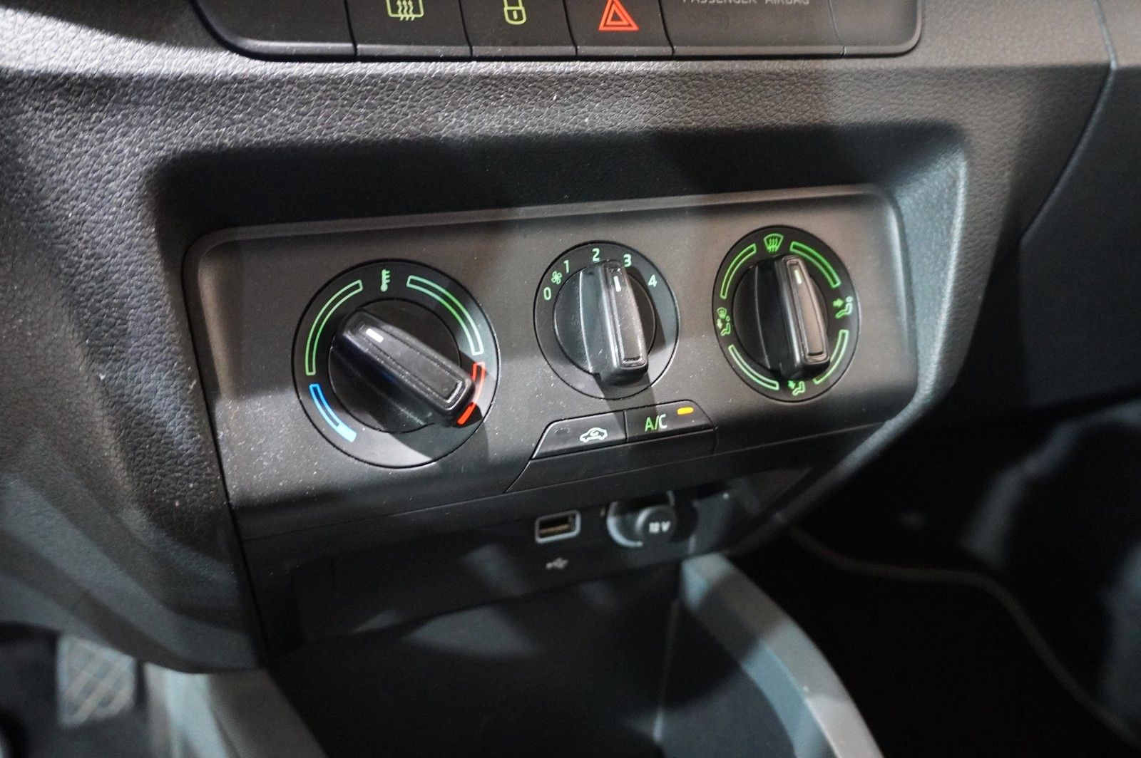 Fahrzeugabbildung SKODA Fabia 1.0 ACTIVE 5-TÜR LED/KLIMA/USB/NEBEL/BT